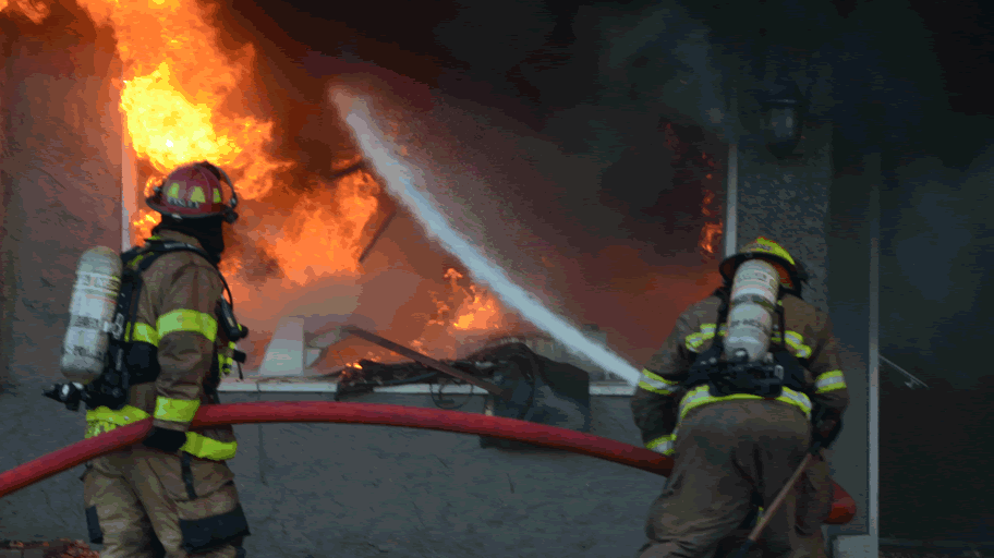 5walledlakefire.gif